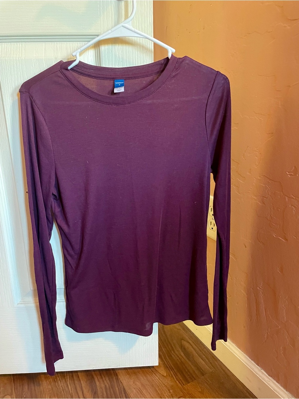 Women's Long Sleeve Flutterweight Crewneck Top - Plum